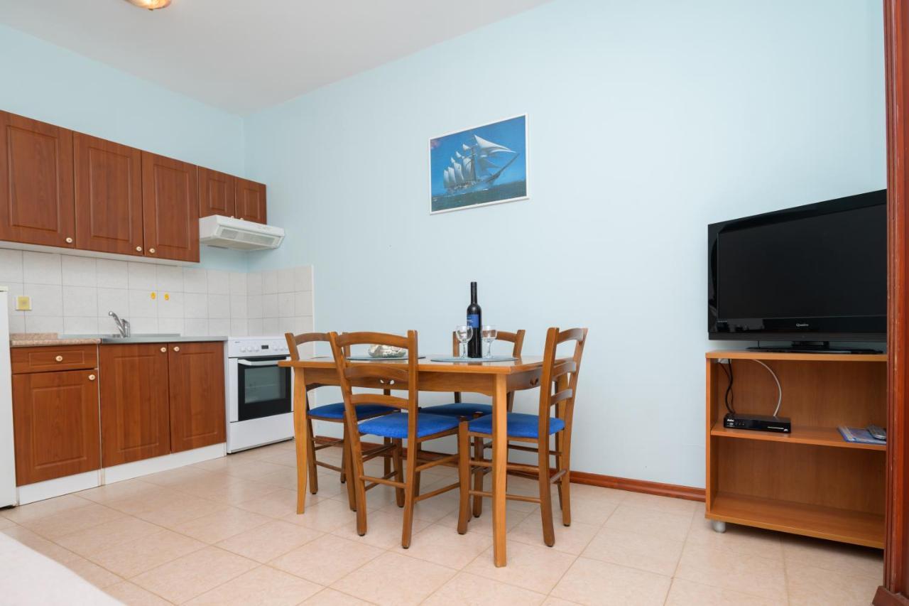 Apartments Marina Veskovic Nerezine Exterior photo